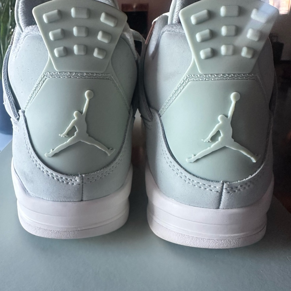 Jordan Air 4 Retro Seafoam with metallic accents - Picture 5 of 8